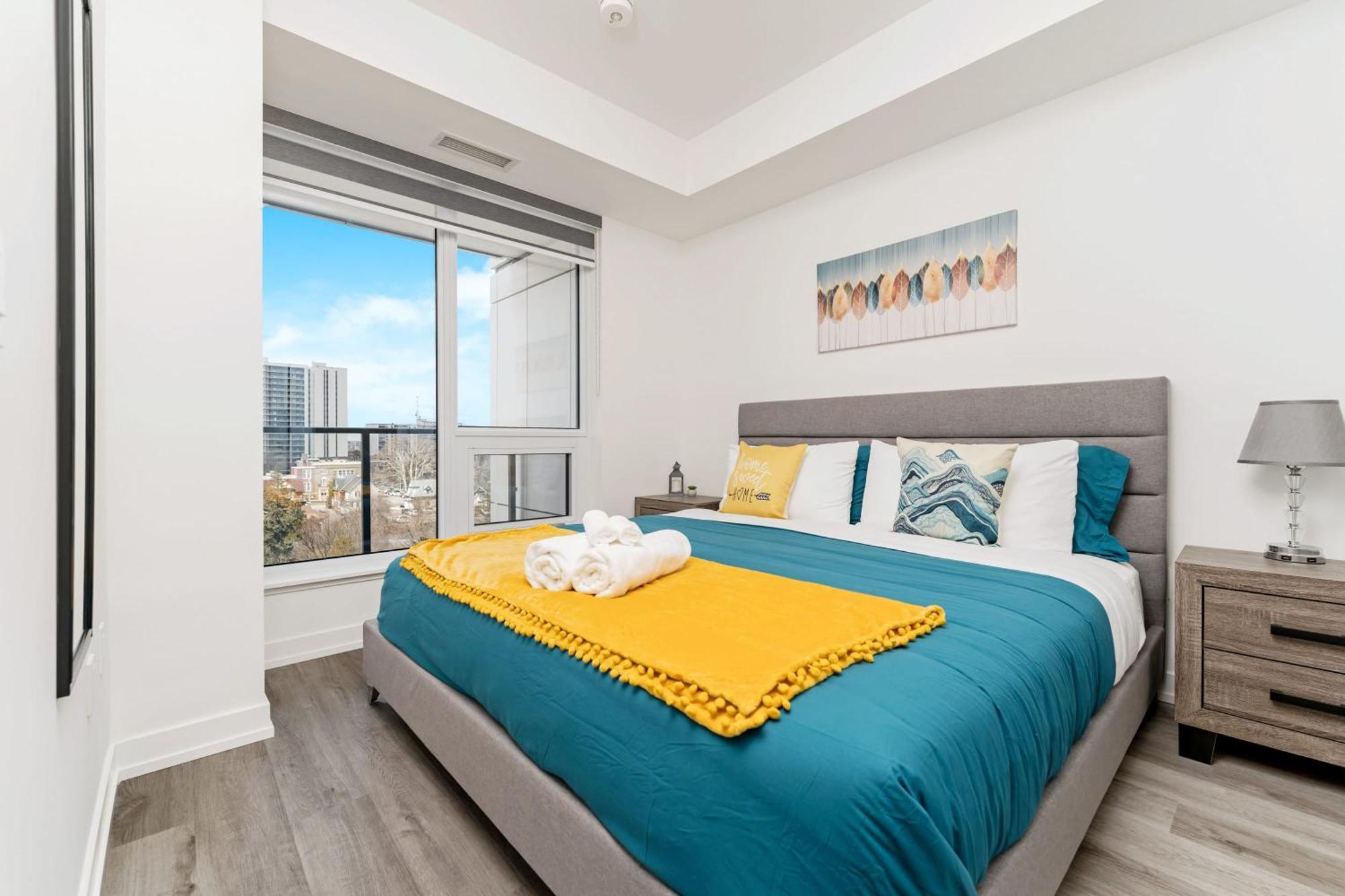 Luxury 1Br King Bed Unit - Private Balcony Daire Kitchener Dış mekan fotoğraf