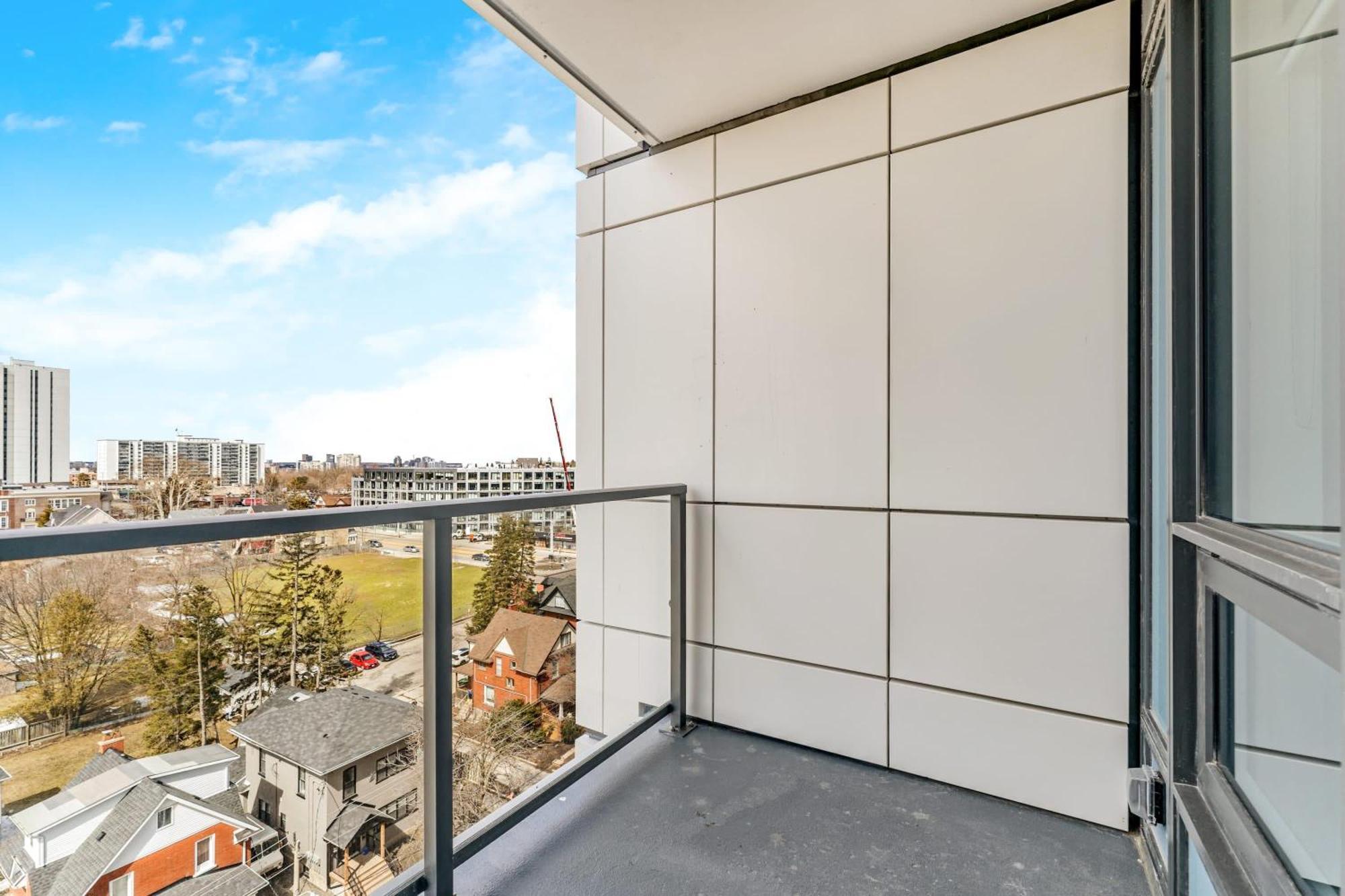 Luxury 1Br King Bed Unit - Private Balcony Daire Kitchener Dış mekan fotoğraf